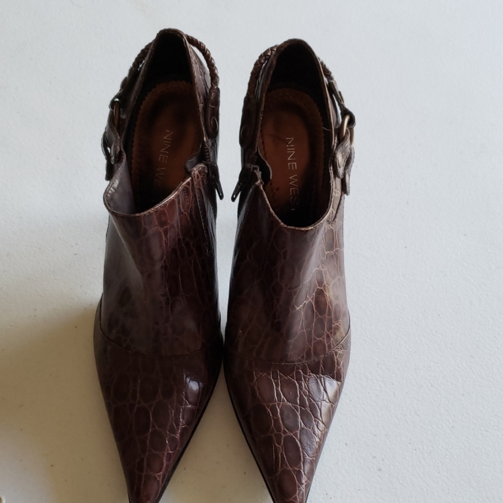 Dress shoes